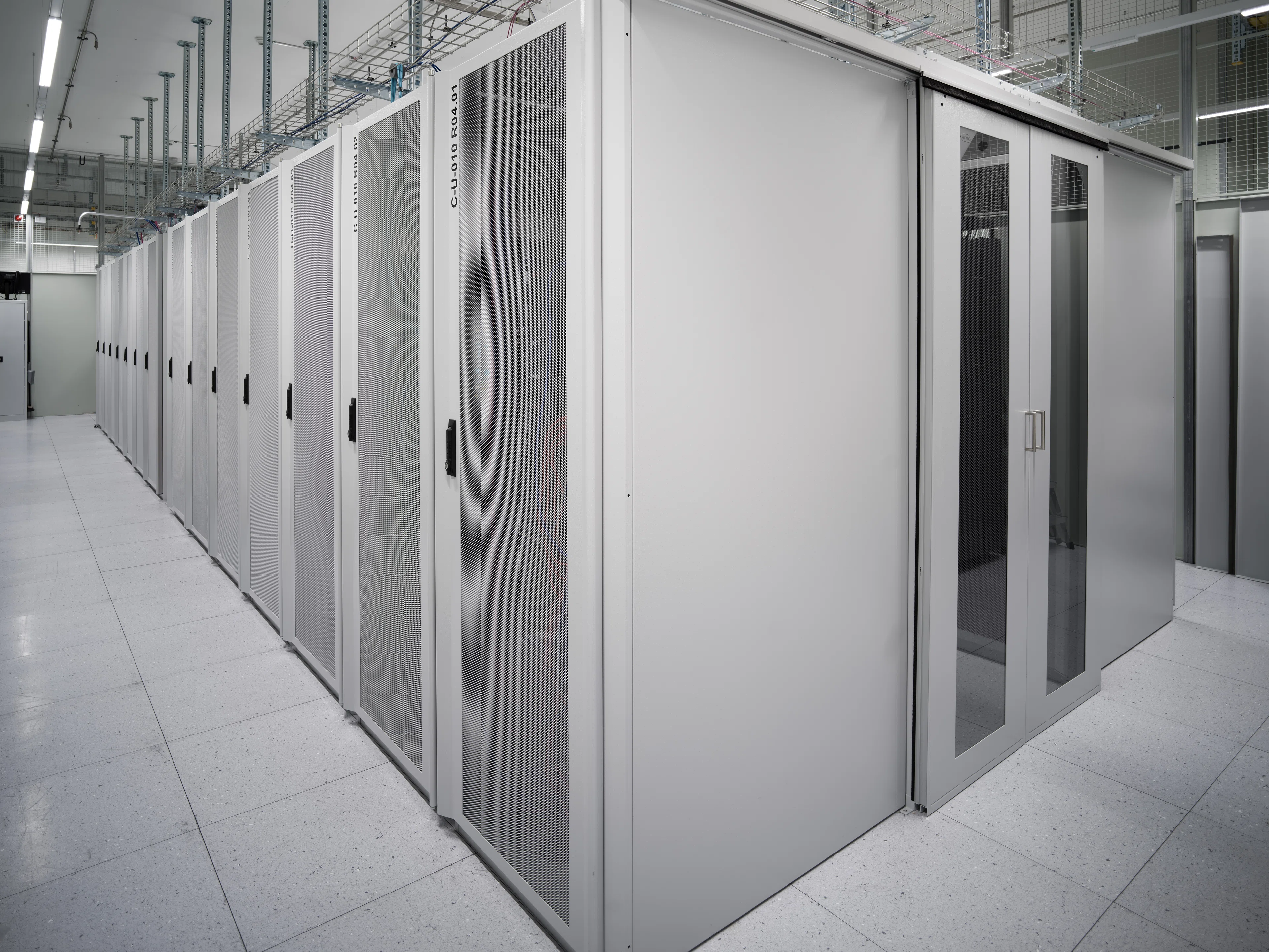 PHOENIQS
Model Service