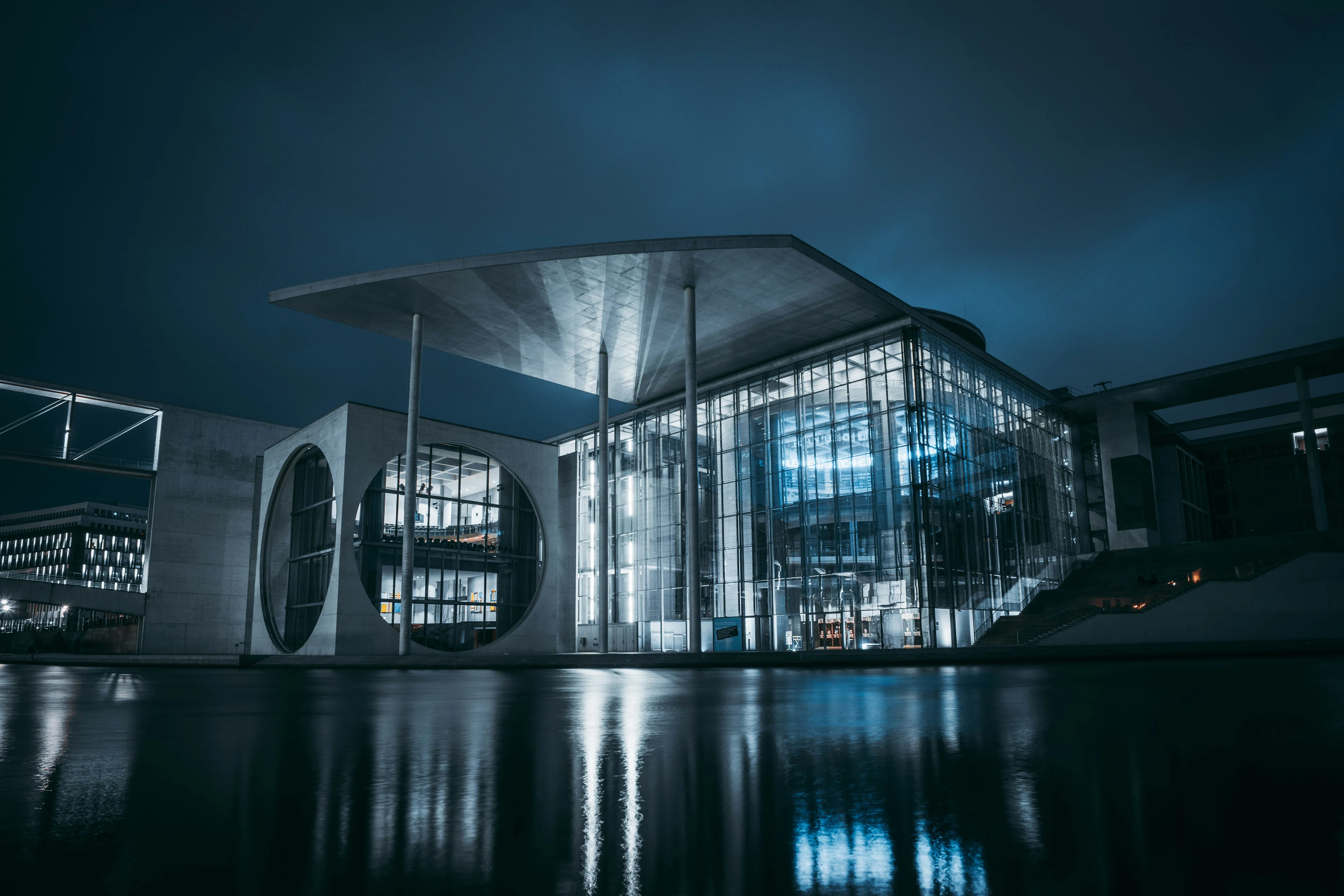 An Executive Guide to digital control in a cloud-driven world